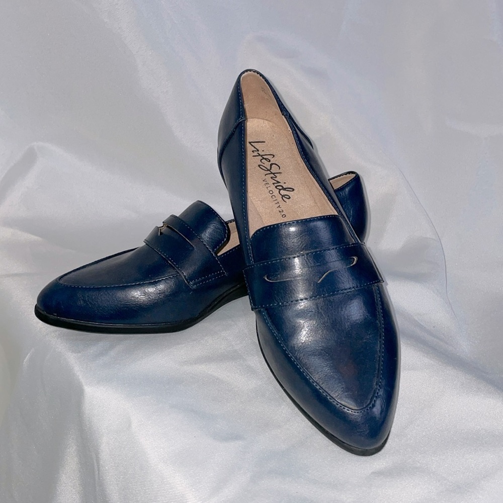 Navy blue leather loafer, Life Stride, size 7